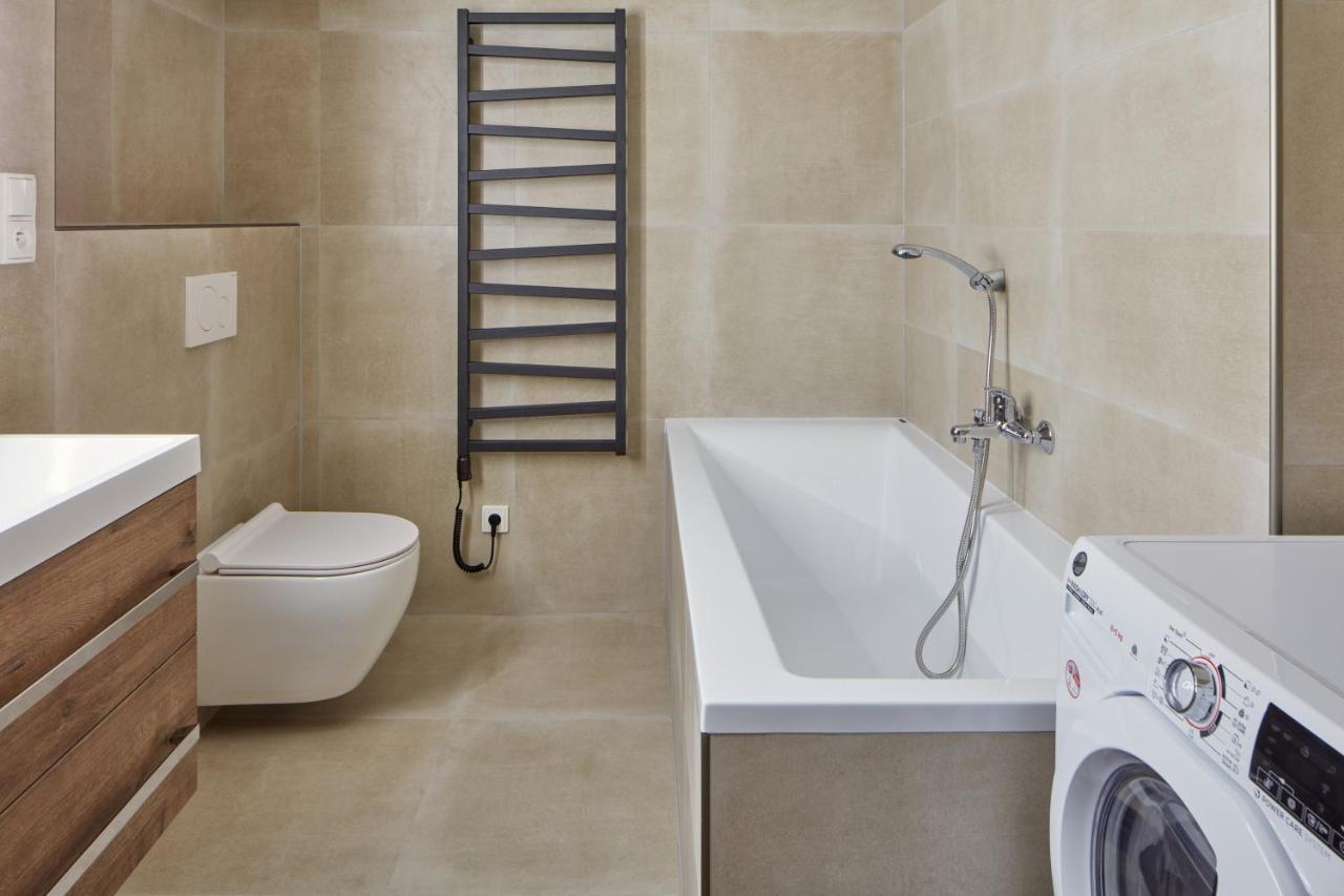 Days - Modern W Easy Access Apartament